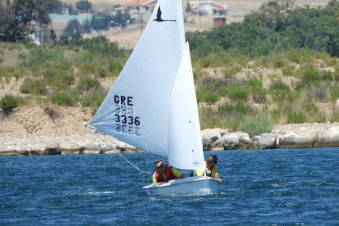 Η ιστιοπλοΐα το νέο πεδίο αθλητικών διακρίσεων για τον Κομοτηναίο παραολυμπιονίκη της κολύμβησης Άλεξ Ταξιλδάρη