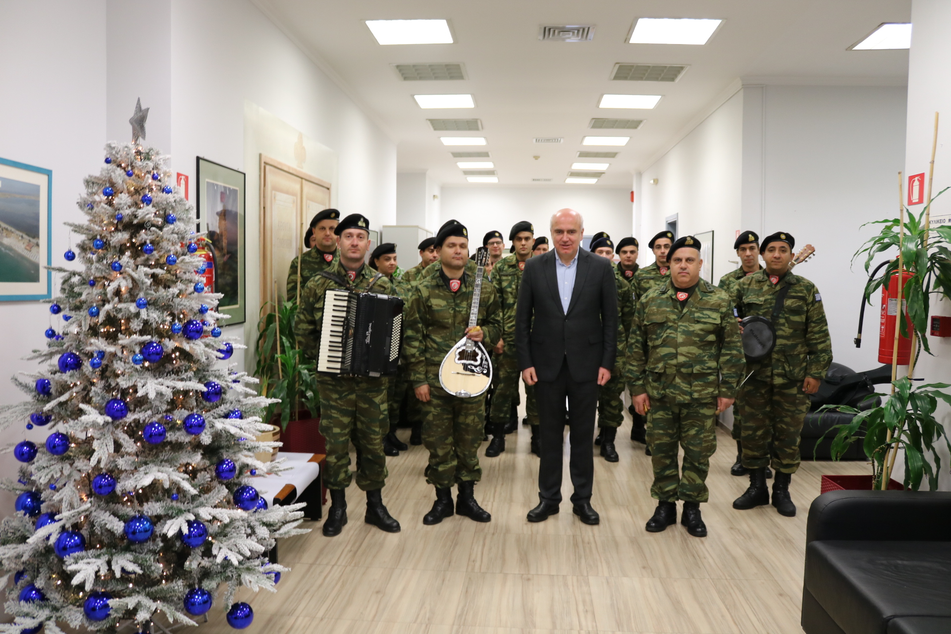 Πρωτοχρονιάτικα κάλαντα και ευχές στον Περιφερειάρχη ΑΜΘ Χρήστο Μέτιο