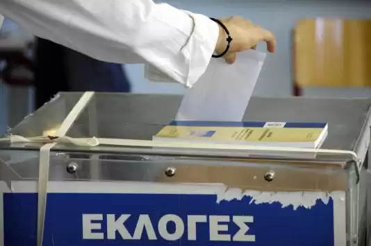 Αυτοδιοικητικές εκλογές: Πάνω από 9,5 εκατ. πολίτες στις κάλπες