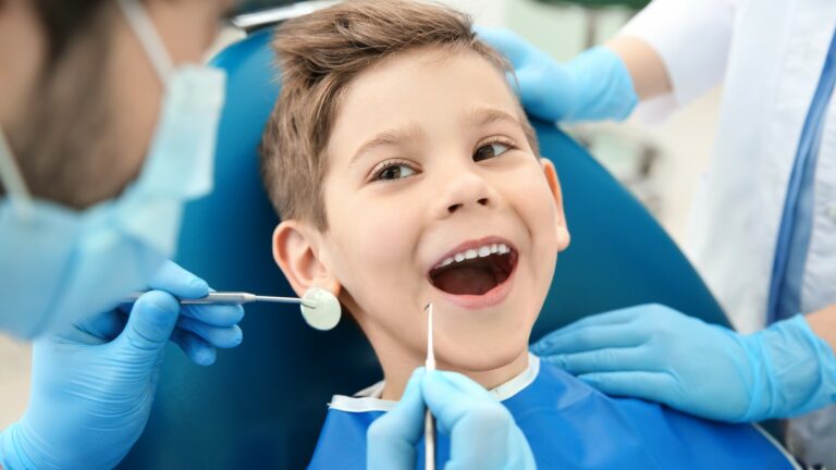 Ξεκινά το Dentist Pass: Οι δικαιούχοι και τα ποσά – Πώς θα υποβάλλετε αίτηση