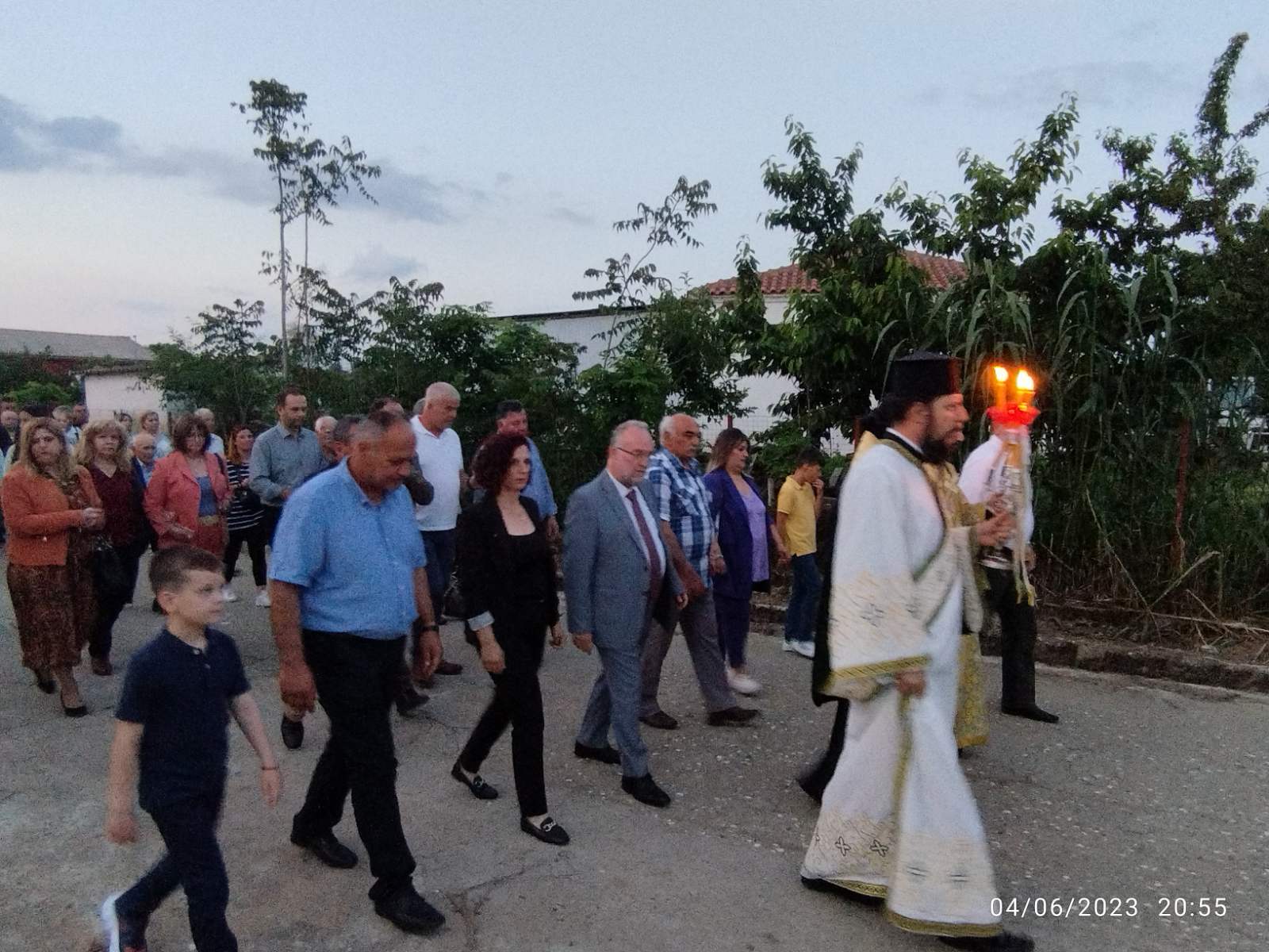 Εσπερινός και Περιφορά της Εικόνας του Αγίου Πνεύματος στο Πρωτάτο