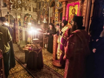 ΕΟΡΤΗ ΤΩΝ ΕΝ ΤΩ ΑΓΙΩΝΥΜΩ ΟΡΕΙ ΔΙΑΛΑΜΨΑΝΤΩΝ ΟΣΙΩΝ ΠΑΤΕΡΩΝ ΕΙΣ ΤΟ ΙΕΡΟΝ ΚΕΛΛΙΟΝ ΤΩΝ ΔΑΝΙΗΛΑΙΩΝ