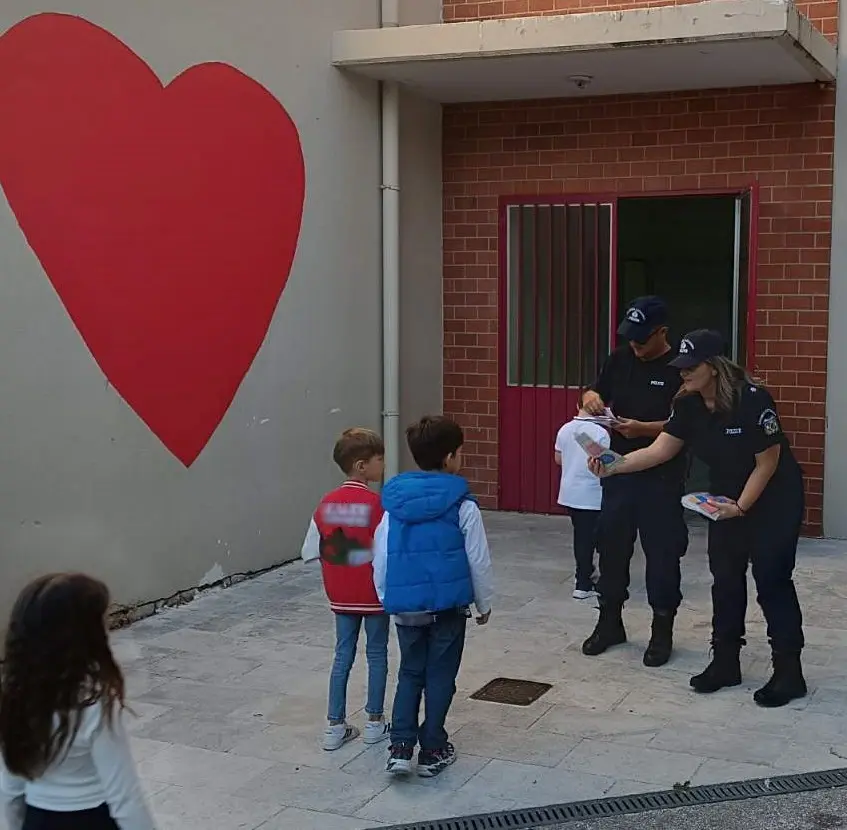 Η Ελληνική Αστυνομία βρέθηκε σήμερα στα δημοτικά σχολεία της Ανατολικής Μακεδονίας και της Θράκης