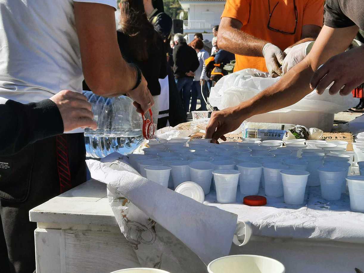 Καβάλα: Κοσμοσυρροή στη Γιορτή Τσίπουρου στη Νέα Πέραμο (φωτος)