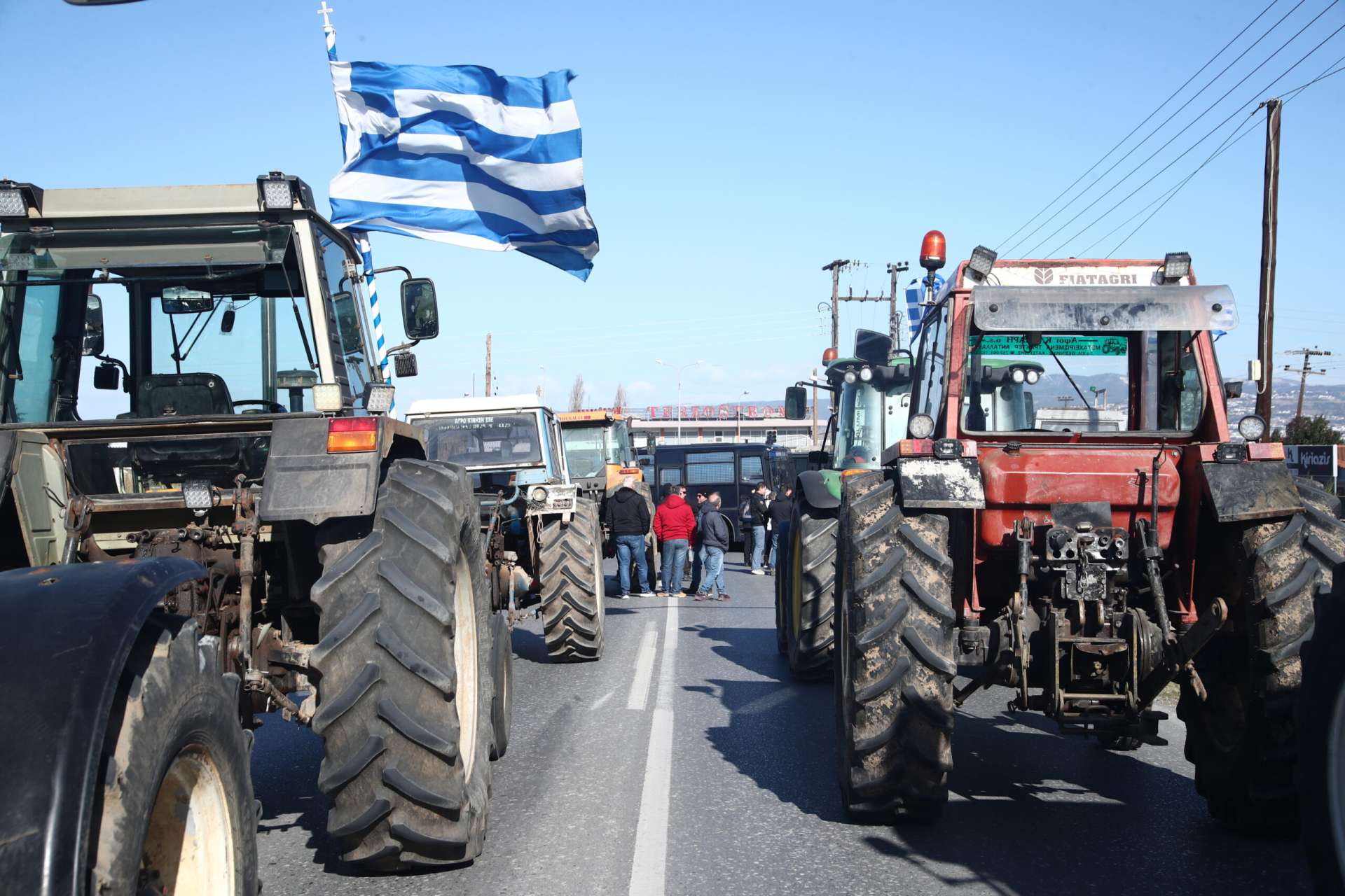 Κινητοποιήσεις αγροτών με περισσότερα από 80 τρακτέρ σε Αλεξανδρούπολη και Διδυμότειχο (video)