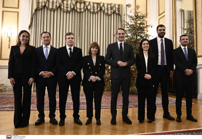 Ορκομωσία νέων υπουργών στο Προεδρικό Μέγαρο μετά τον μίνι ανασχηματισμό της κυβέρνησης- Δηλώσεις Μητσοτάκη