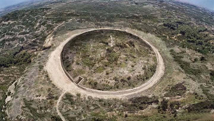 Αμφίπολη: Τι μυστικά κρύβει η  ζωοφόρος του τύμβου Καστά και  γιατί καθυστερεί η έκθεση των ευρημάτων;- Σε ποιον ανήκουν τα οστά που βρέθηκαν στον τάφο;