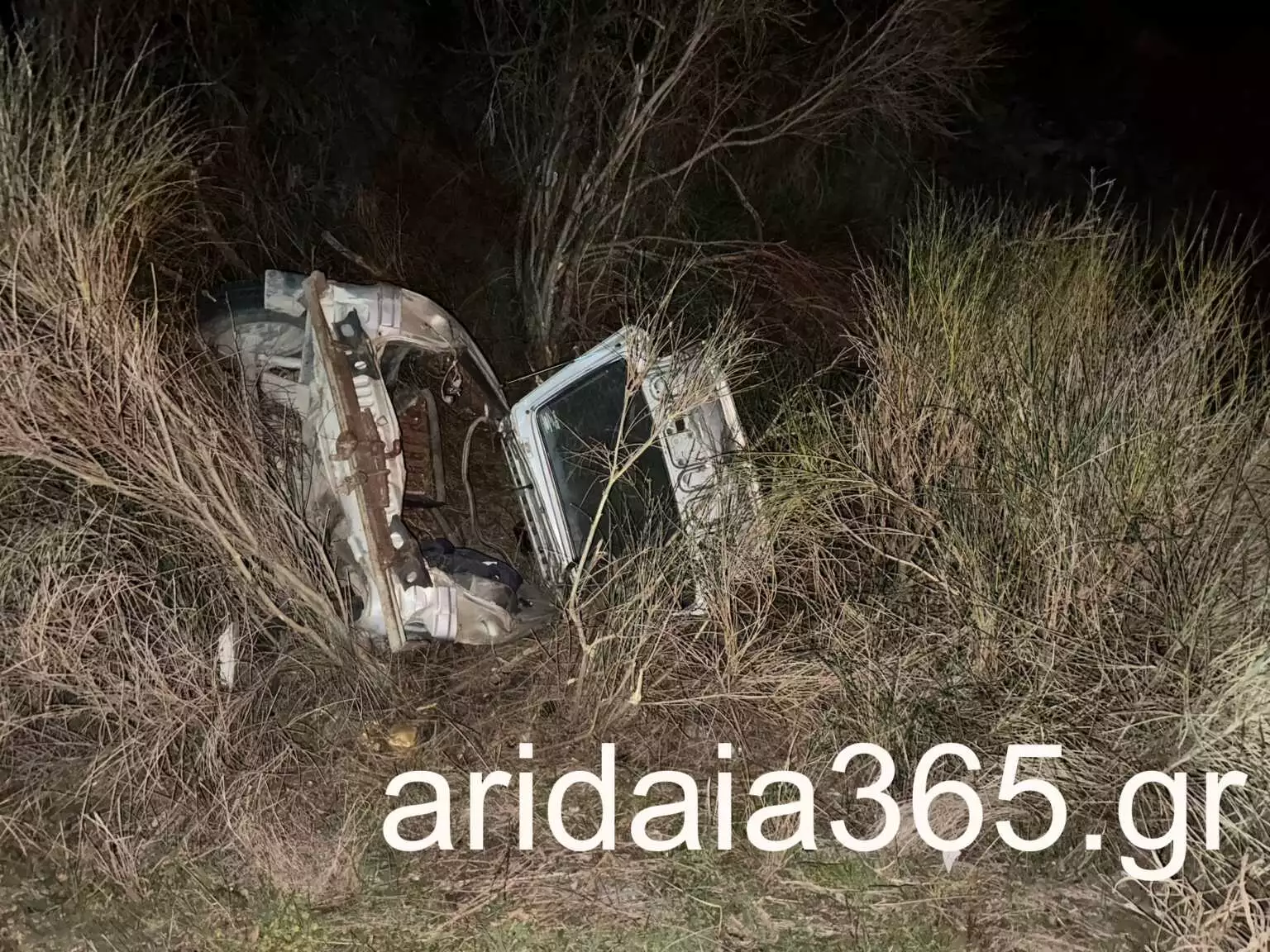 Αριδαία: Τροχαίο με τέσσερις τραυματίες – Αυτοκίνητο κόπηκε στα δύο