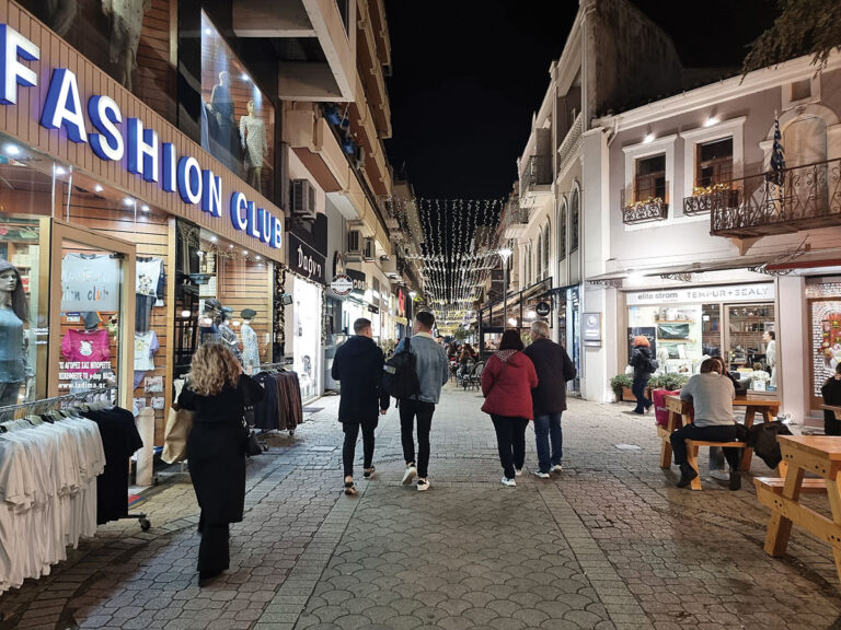 Ποιοι είναι οι ξένοι που αφήνουν συνάλλαγμα στην αγορά της Κομοτηνής