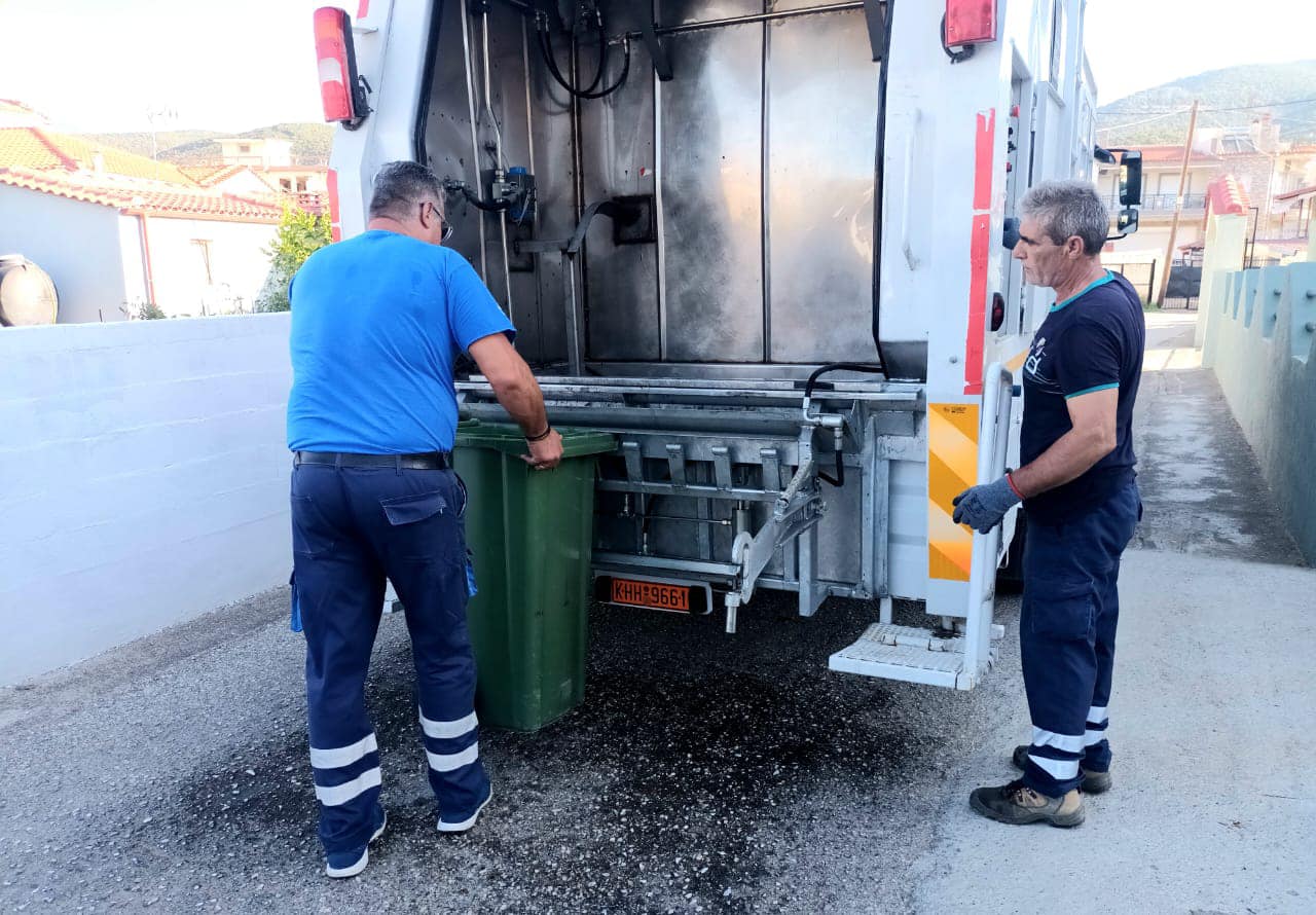 O Δήμος Ιάσμου έθεσε σε λειτουργία το όχημα πλύσης κάδων σε όλες τις ενότητες του δήμου