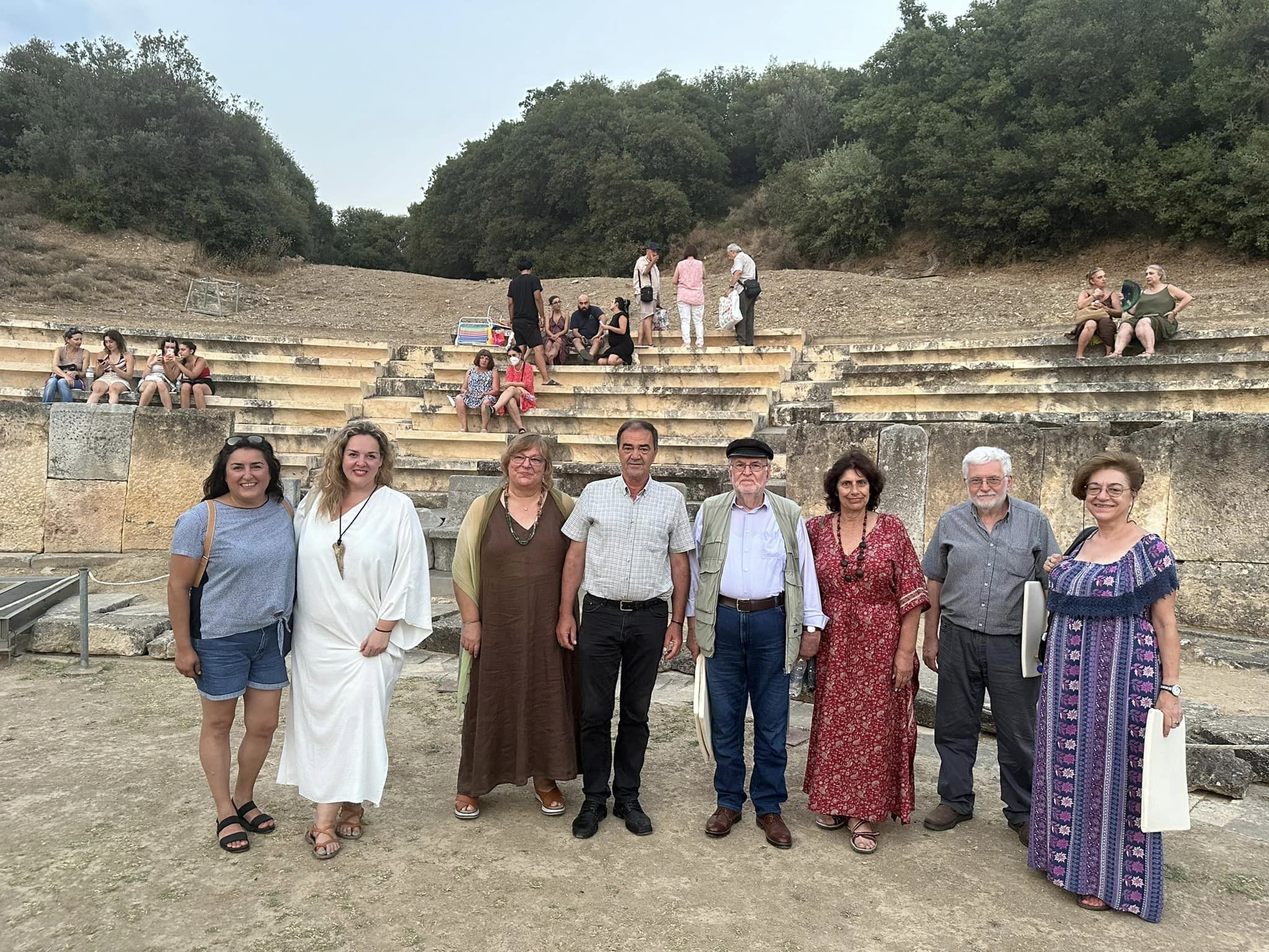 Με μεγάλη επιτυχία πραγματοποιήθηκε η θεατρική παράσταση “Πλούτος” του Αριστοφάνη, στο Αρχαίο Θέατρο Μαρώνειας