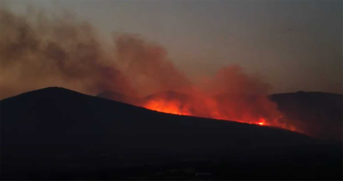 Καίγεται για 4η μέρα το Παγγαίο- Επιχειρούν 8 αεροσκάφη, 4 ελικόπτερα και πάνω από 200 πυροσβέστες και εθελοντές!