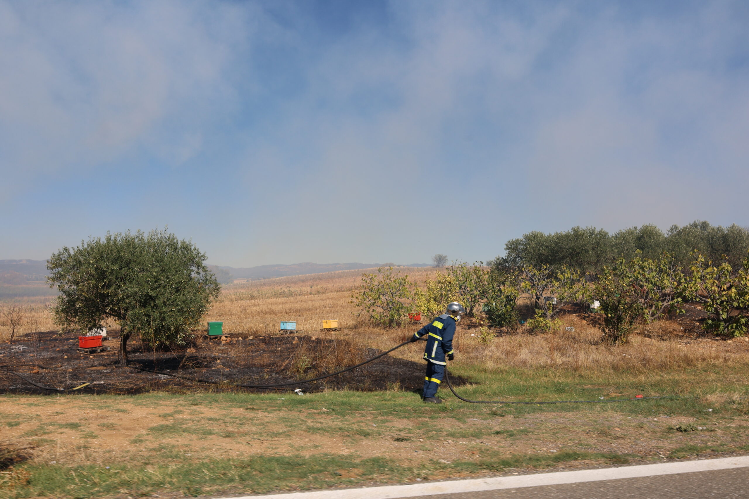 «Βροχή» τα πρόστιμα σε ασυνείδητους σε Λύκειο, Ροδίτη, Καλλίστη και Έβρενο που βάζουν φωτιά για να κάψουν χόρτα