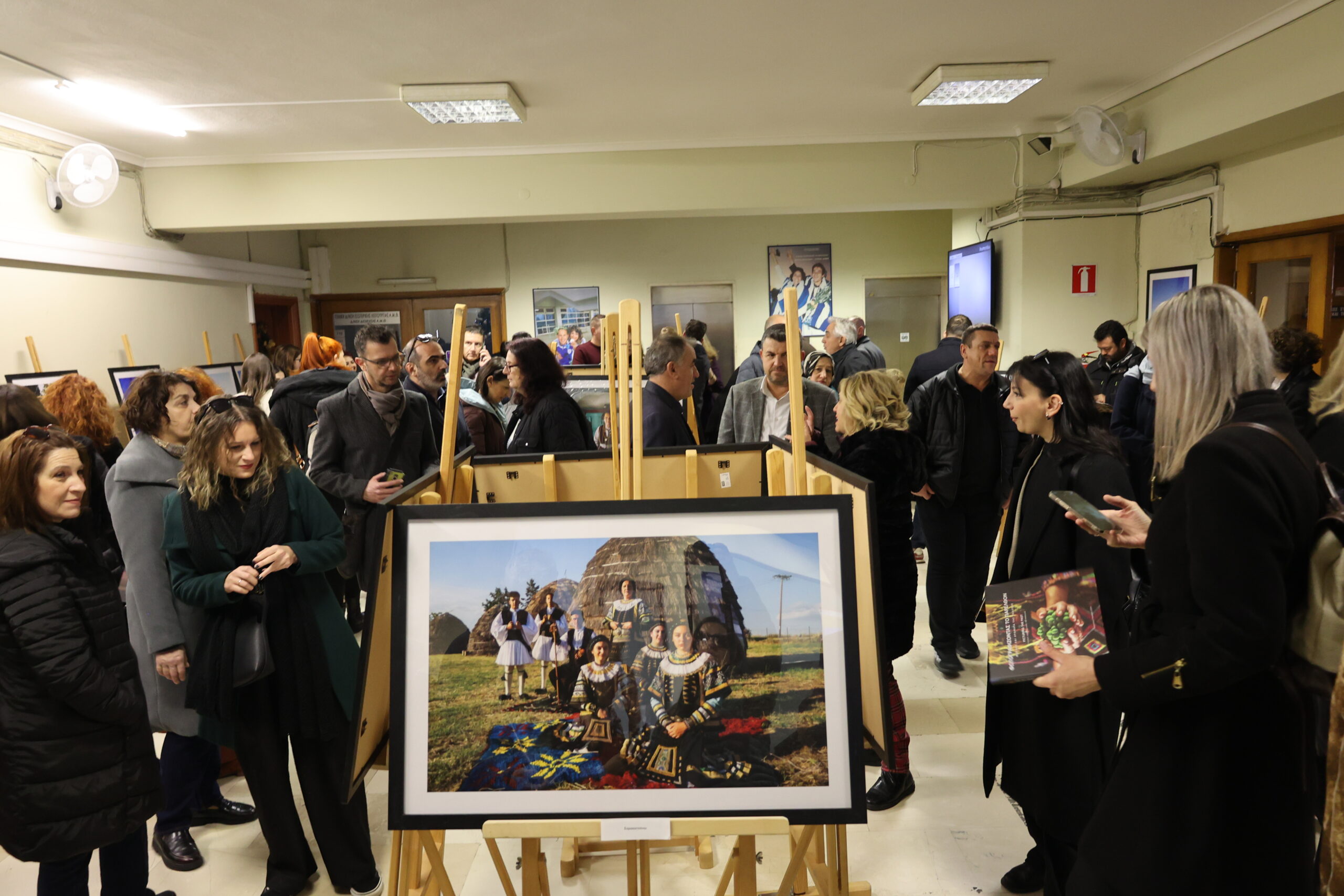 Η Ροδόπη αγκάλιασε το φωτογραφικό λεύκωμα «Φωτογραφίζοντας το παρελθόν. Μορφές και χρώματα της Ροδόπης»