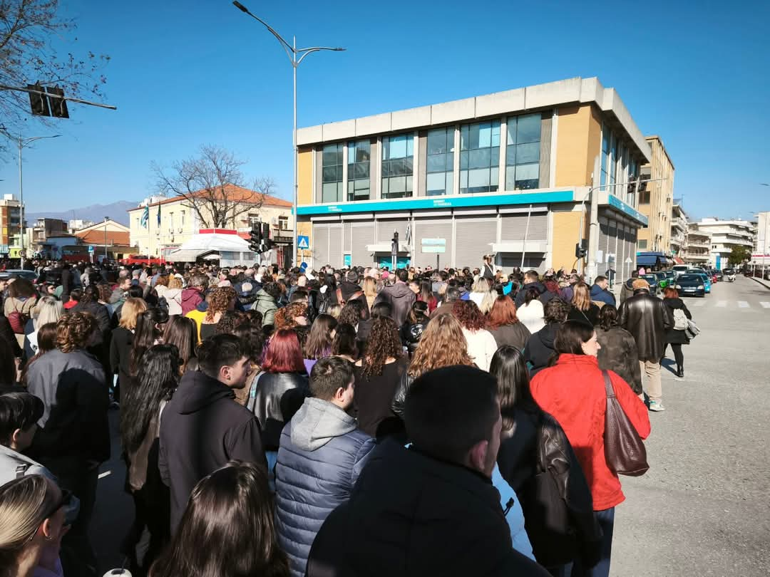 Το έγκλημα των Τεμπών έβγαλε τους Κομοτηναίους στους δρόμους (φωτος)